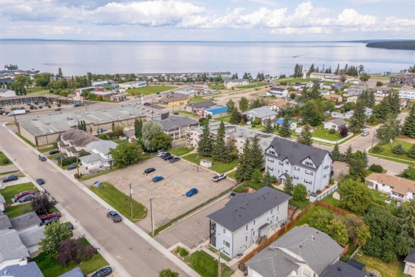 Bedroom 2 - #201 911 10 St, Cold Lake, AB T9M1J8 Photo 5