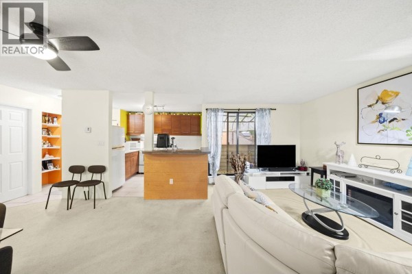 201 9145 Saturna Drive, Burnaby, BC V3J7K1 Photo 4