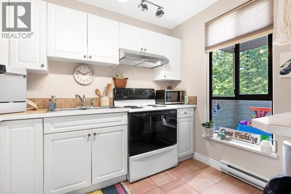 201 9146 Saturna Drive, Burnaby, BC V3J7K2 Photo 5