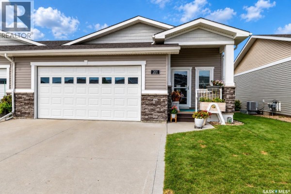 Living room - 201 959 Bradley Street, Moose Jaw, SK S6H5Y4 Photo 2