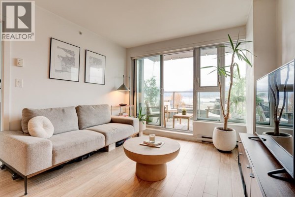 201 983 E Hastings Street, Vancouver, BC V6A0G9 Photo 3