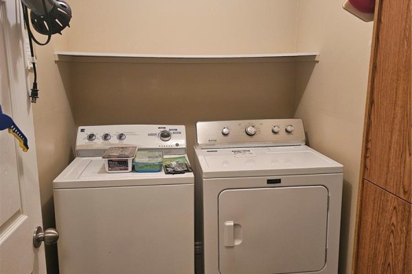 4pc Bathroom - 201 A 8th Street E, Saskatoon, SK S7H5L4 Photo 5