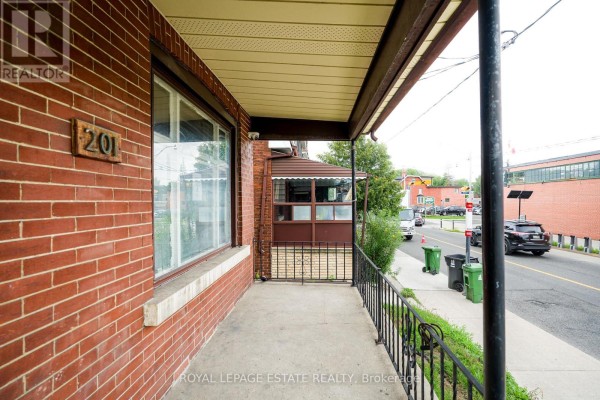 201 Christie Street, Toronto, ON M6G3B5 Photo 4