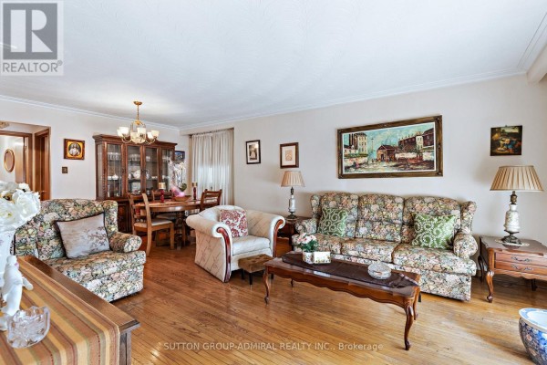 Dining room - 201 Derrydown Road, Toronto, ON M3J1S2 Photo 5