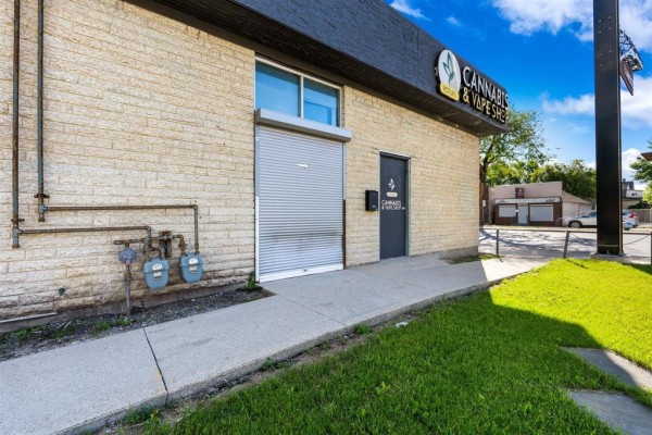 201 Henderson Highway, Winnipeg, MB R2L1L7 Photo 2