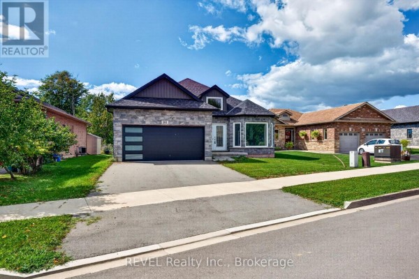 201 Hetram Court, Fort Erie, ON L0S1B0 Photo 3