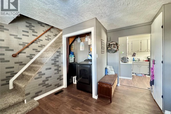 Kitchen - 201 High Street, Bredenbury, SK S0A0H0 Photo 2