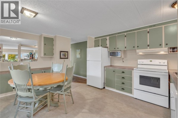Foyer - 201 Highway 97 Unit# 53, Penticton, BC V2A6J7 Photo 5