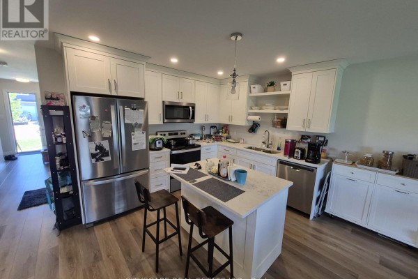 Kitchen - 201 Hooper Street, St  Marys, ON N4X0C1 Photo 3