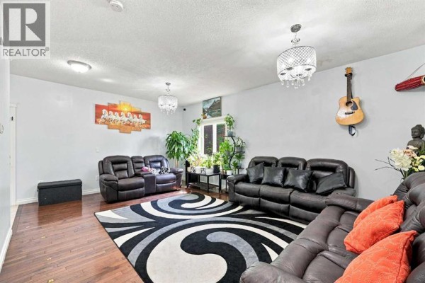 Dining room - 201 Saddlelake Drive Ne, Calgary, AB T3J0P2 Photo 5