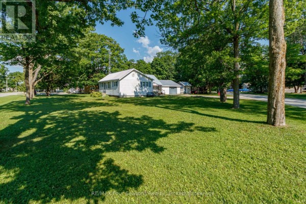 Kitchen - 201 Sunnidale Street, Clearview, ON L0M1S0 Photo 2
