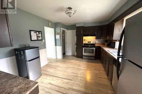 Kitchen - 201 Sydney Road, Port Hawkesbury, NS B9A3A8 Photo 2