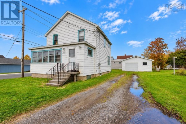 Foyer - 201 Vulcan Avenue, Sydney, NS B1P5X1 Photo 2