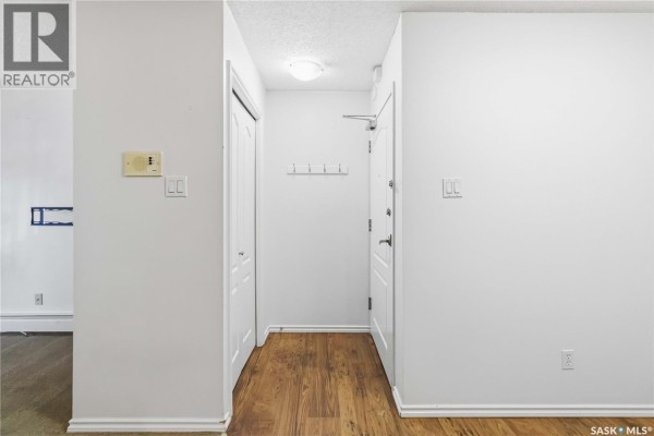 Living room - 201-a1 1121 Mckercher Drive, Saskatoon, SK S7H5B8 Photo 3