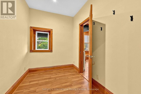 201/202 - 637 Hurontario Street, Collingwood, ON L9Y2N6 Photo 4
