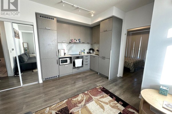 Kitchen - 2010 - 38 Honeycrisp Crescent, Vaughan, ON L4K0M8 Photo 3
