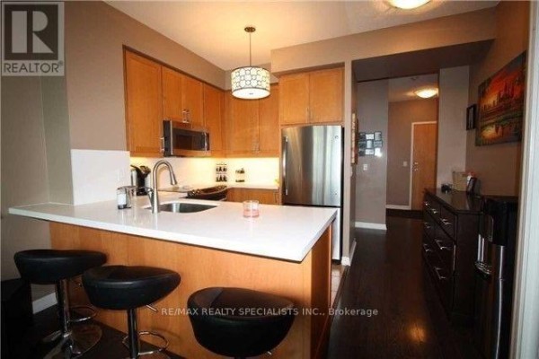 Den - 2010 - 3939 Duke Of York Boulevard, Mississauga, ON L5B4N2 Photo 3
