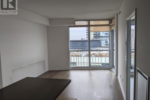 2010 - 59 Annie Craig Drive, Toronto, ON M8V0C4 Photo 5