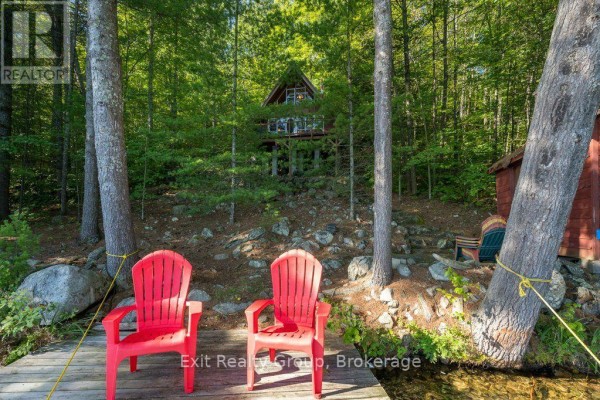 2010 Shabomeka Lake, Frontenac, ON, photo 2