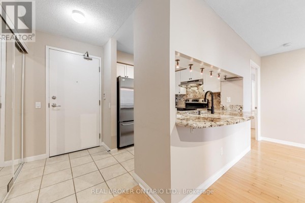 Dining room - 2011 - 153 Beecroft Road, Toronto, ON M2N7C5 Photo 2