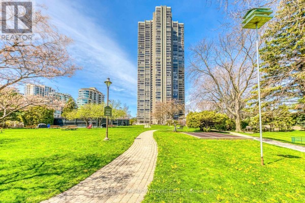 2011 - 2045 Lakeshore Boulevard W, Toronto, ON, photo 2