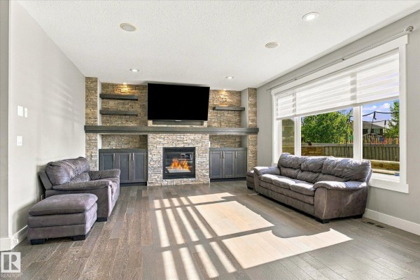 Family room - 2011 Genesis Ln, Stony Plain, AB T7Z0K5 Photo 4