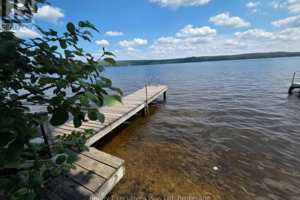 2011 North Shore Road, Algonquin Highlands, ON, photo 2