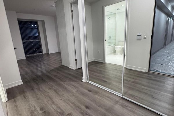 2012 225 Commerce Street, Vaughan, ON L4K0P9 Photo 2