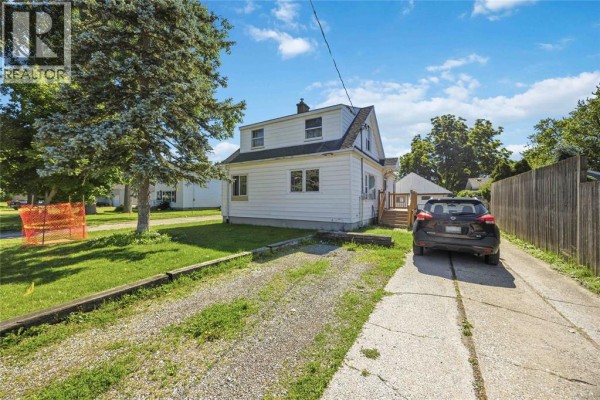 Bedroom - 2012 Wayne Avenue, Sarnia, ON N7T7Y9 Photo 2