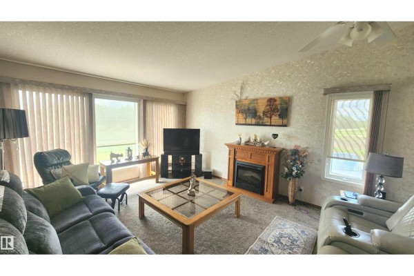 Family room - #97 20120 Twp Rd 515, Rural Beaver County, AB T0B4J1 Photo 4