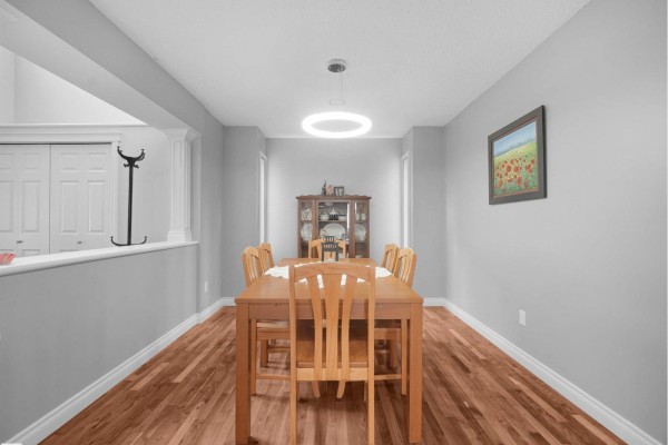 Kitchen - 20124 47 Av Nw, Edmonton, AB T6M2X8 Photo 3