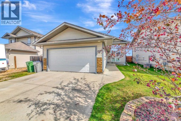 Kitchen - 2013 46 Avenue, Lloydminster, SK S9V0Z6 Photo 2