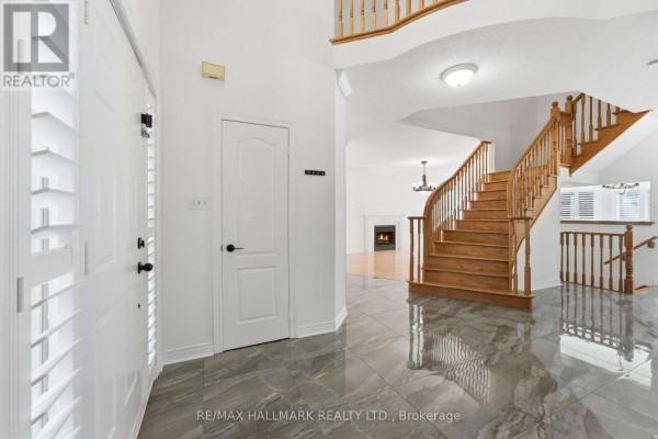 2013 Rosemount Crescent, Oakville, ON, photo 2