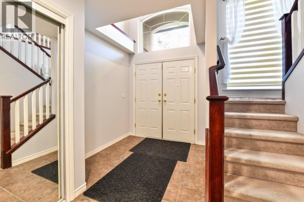 20130 Telep Avenue, Maple Ridge, BC V2X3M4 Photo 2