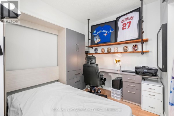 Dining room - 2014 - 105 The Queensway Way, Toronto, ON M6S5B5 Photo 4