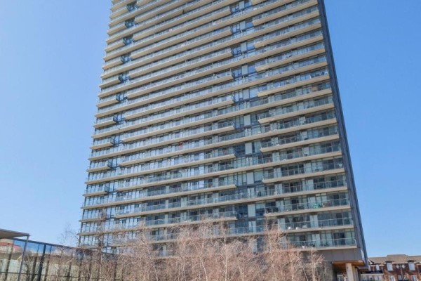 Living room - 2014 - 105 The Queensway Way, Toronto, ON M6S5B5 Photo 5