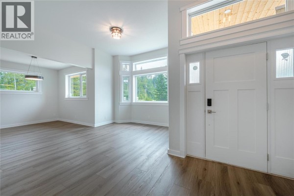 Family room - 2014 Lanzo Lane, Revelstoke, BC V0E2S1 Photo 5