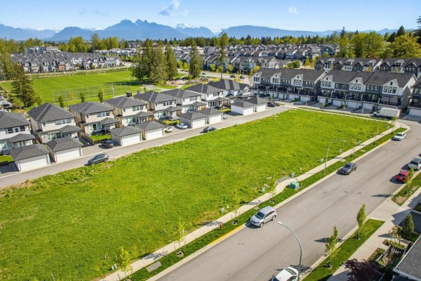 20149 81a Avenue, Langley, BC V2Y2A8 Photo 2