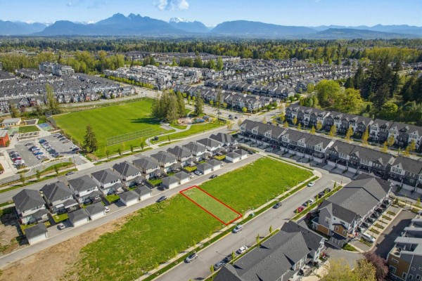 20149 81a Avenue, Langley, BC V2Y2A8 Photo 4