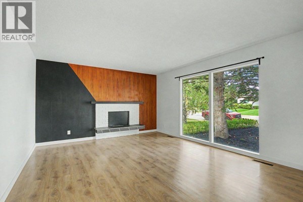 4pc Bathroom - 2015 Palliser Drive Sw, Calgary, AB T2V3R9 Photo 2