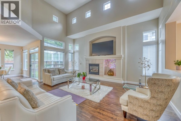 2015 Parkway Boulevard, Coquitlam, BC V3E3J8 Photo 5