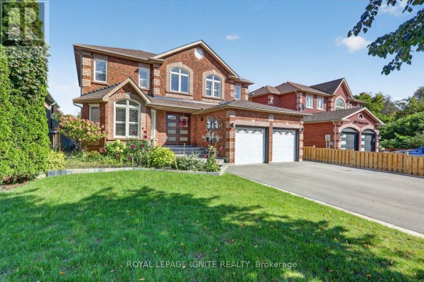 2015 Valewood Court, Oshawa, ON L1G7X9 Photo 3