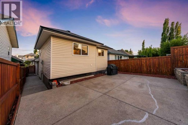 Kitchen - 2016 Country Hills Circle Nw, Calgary, AB T3K4Z2 Photo 2