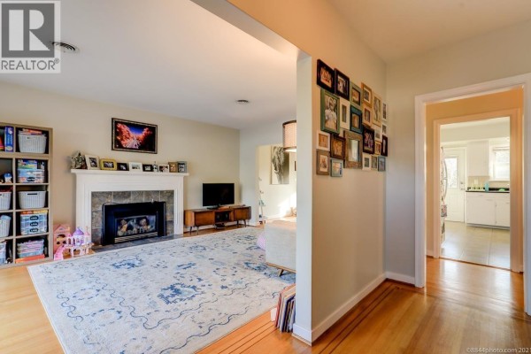 2016 W 48th Avenue, Vancouver, BC, photo 2