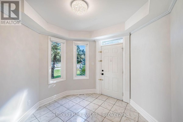 2017 Grenville Drive, Oakville, ON L6H3Z3 Photo 5