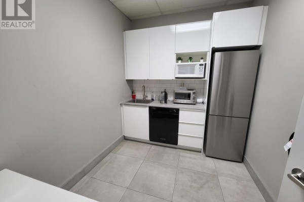 201a - 385 Connie Crescent, Vaughan, ON L4K5R2 Photo 3