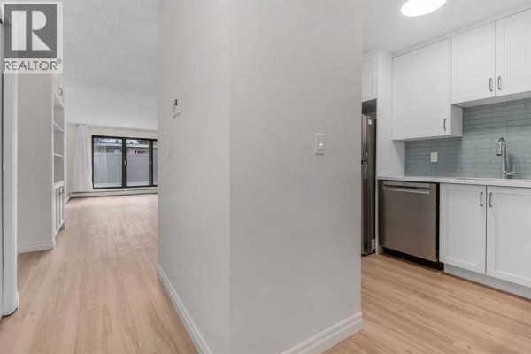 Primary Bedroom - 202, 611 67 Avenue Sw, Calgary, AB T2V0M3 Photo 5
