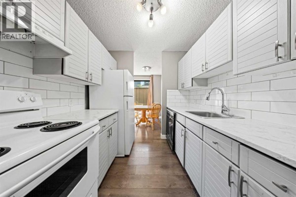 Bedroom - 202, 718 12 Avenue Sw, Calgary, AB T2R0H7 Photo 4