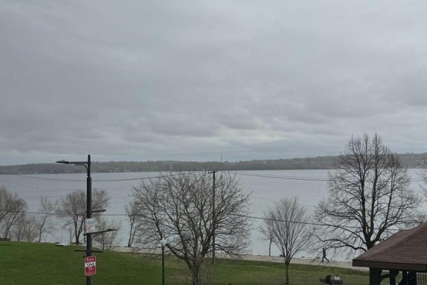 202 - 140 Dunlop Street E, Barrie, ON L4M6H1 Photo 4