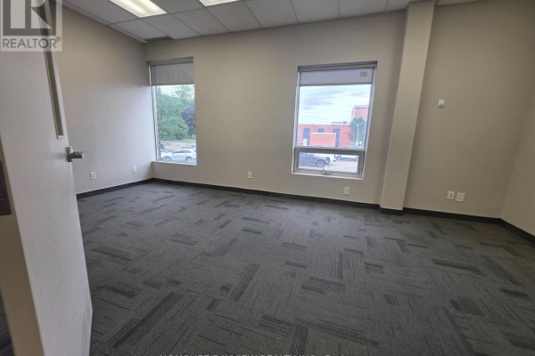 202 - 15 Victoria Avenue, Belleville, ON K8N1Z5 Photo 5